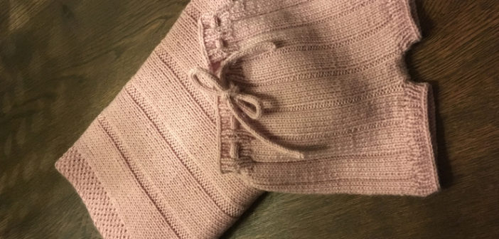 Bebek Battaniyesi – İyi ölçülere ve uyumlu tuluma sahip güzel bebek battaniyesi